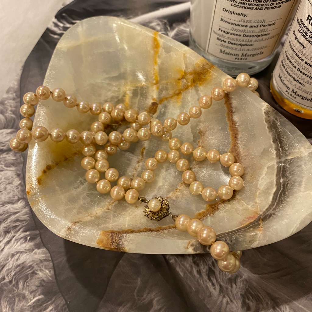 Christian Dior Pearl String Necklace Flower Detail